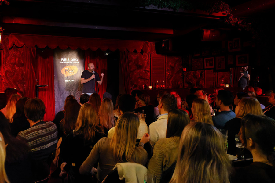 GALLERI_JOSEFINE KLUBBKVELD_JONAS BERGLAND & PUBLIKUM_900X600